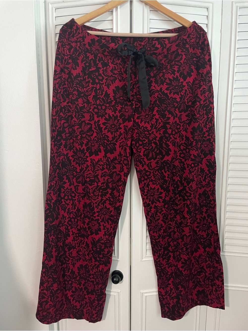 SOMA Cool Nights Red and Black Lace/Floral Print Pajama Pants